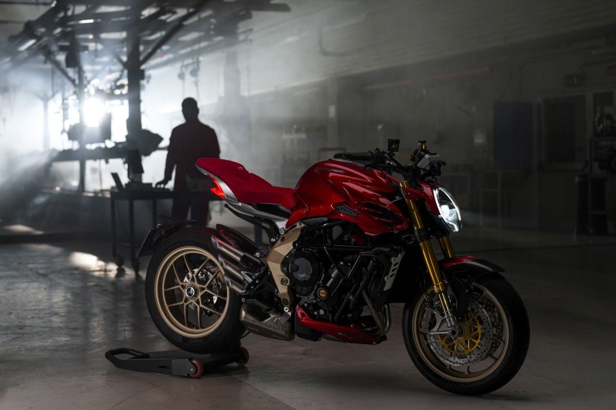 MV Agusta Brutale 950 Serie Oro 2026: la rivoluzione 